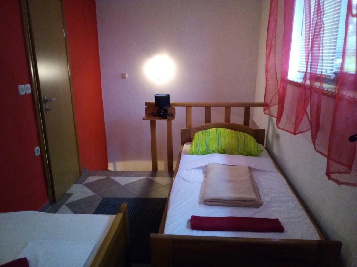 Studio Apartman Hrast Seline Eksteriør bilde